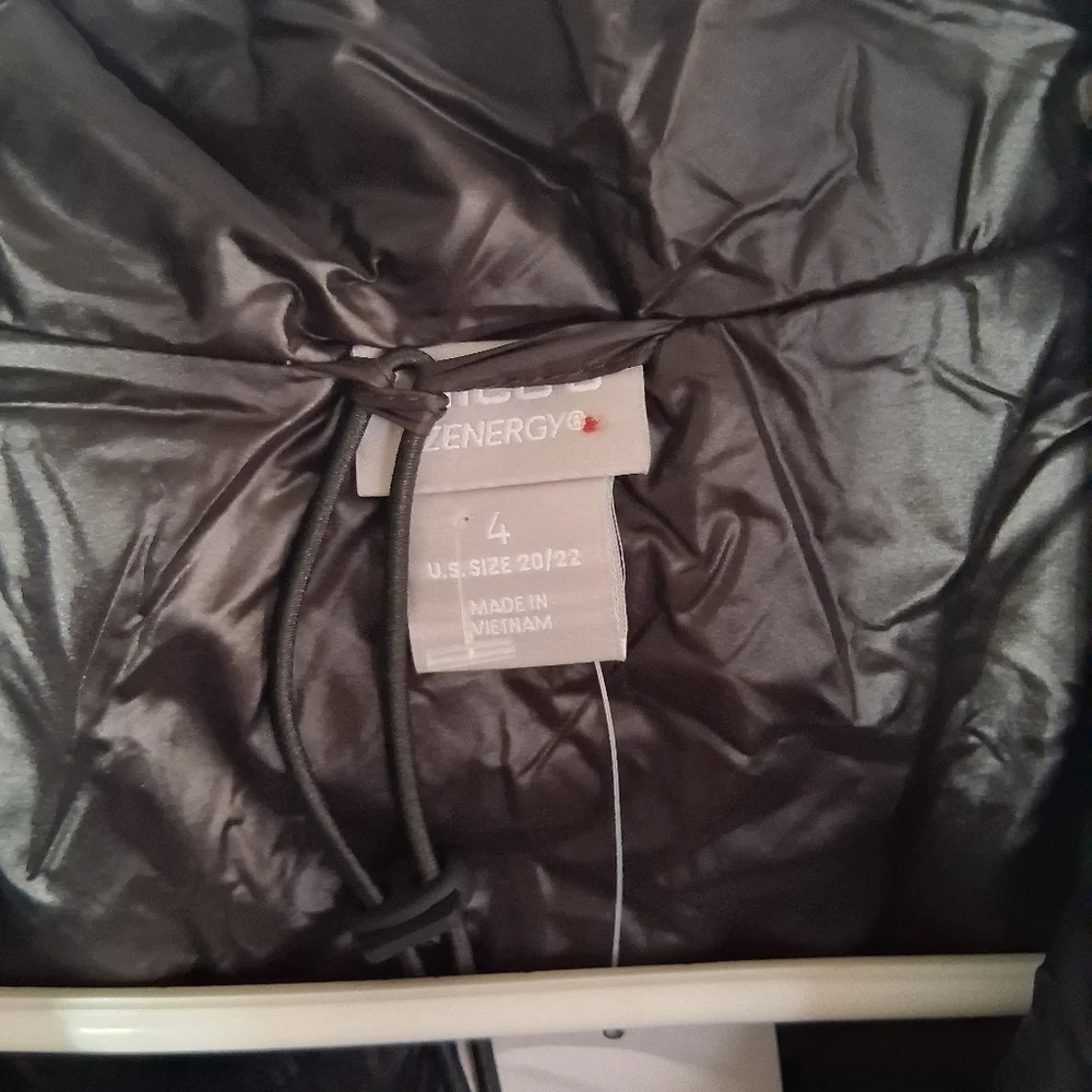 Chico's NWT Zenergy Side Zip Vest Black 4/20 - Picture 4 of 6